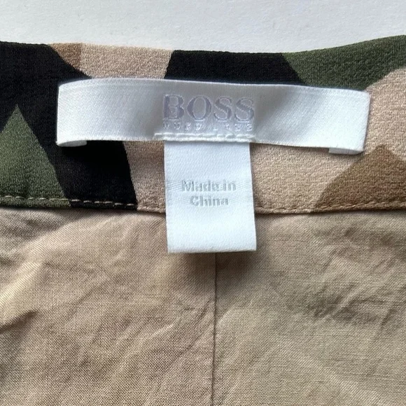 hugo boss 100% silk ASYMMETRIC-HEM SKIRT IN
GRAPHIC-PRINT Camo size 2 - Picture 9 of 12